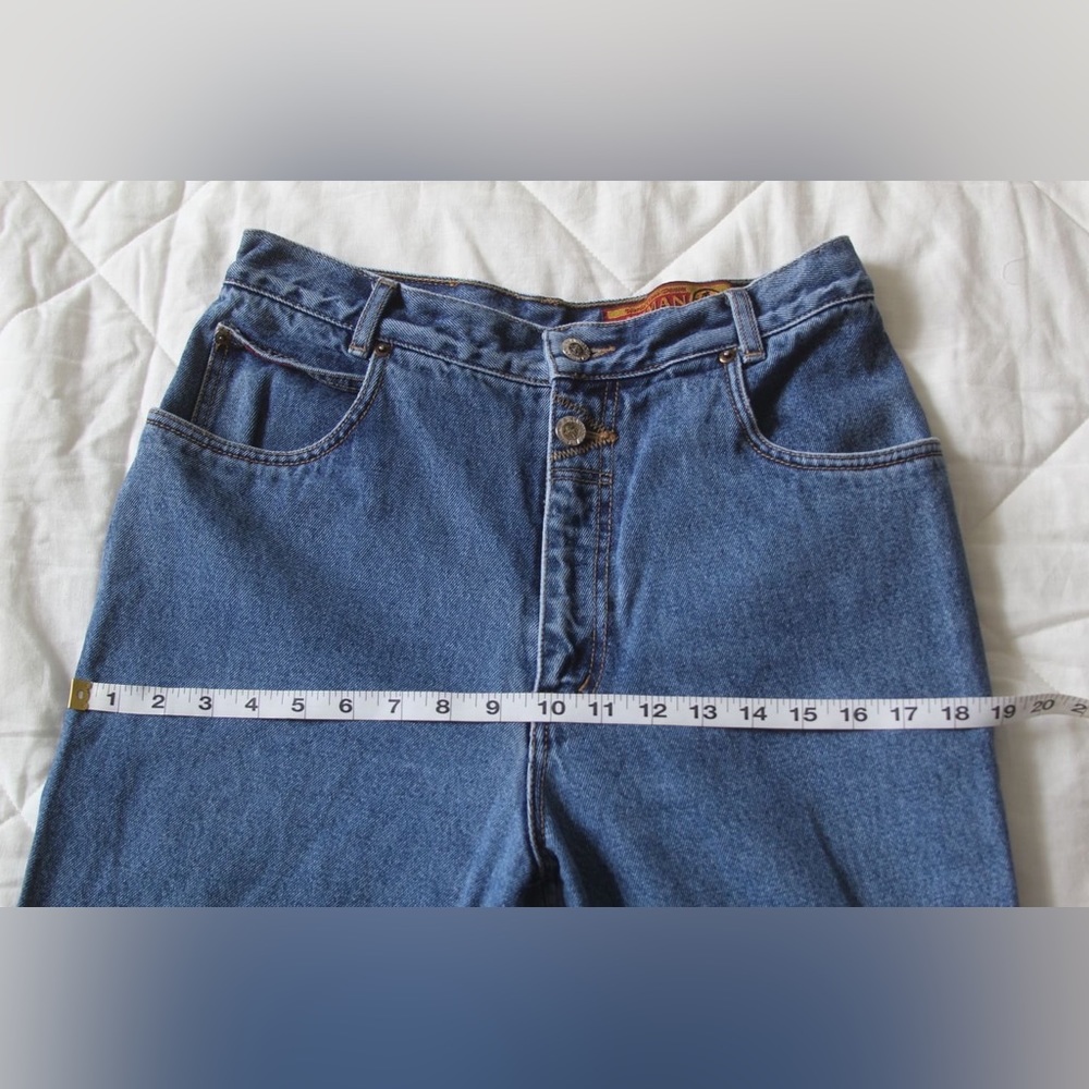 Western-Style High-Rise Women’s Jeans in Medium Blue - Picture 5 of 7